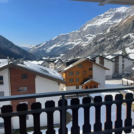 Alpview Anessa Hike Relax